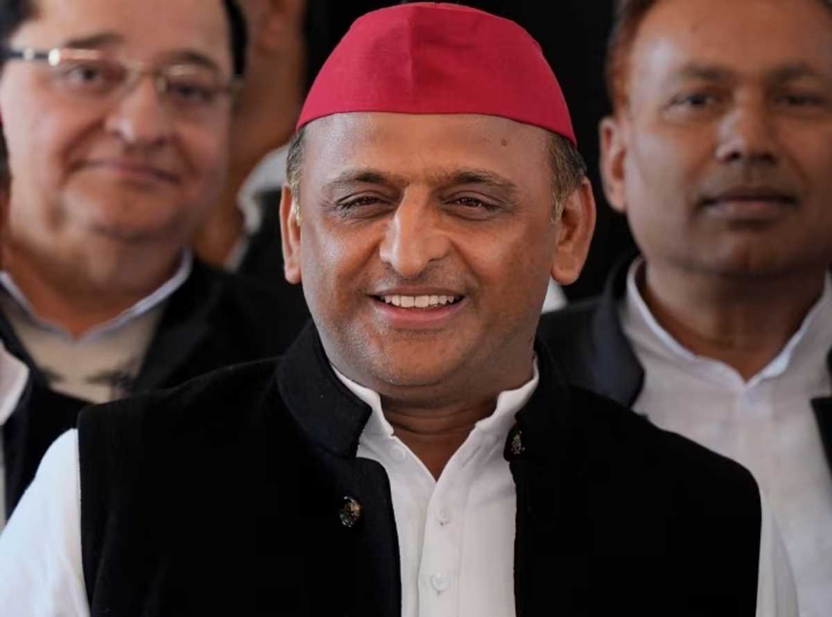 उत्तर प्रदेश सरकार फिल्मी डायलॉग से चल रही है : अखिलेश